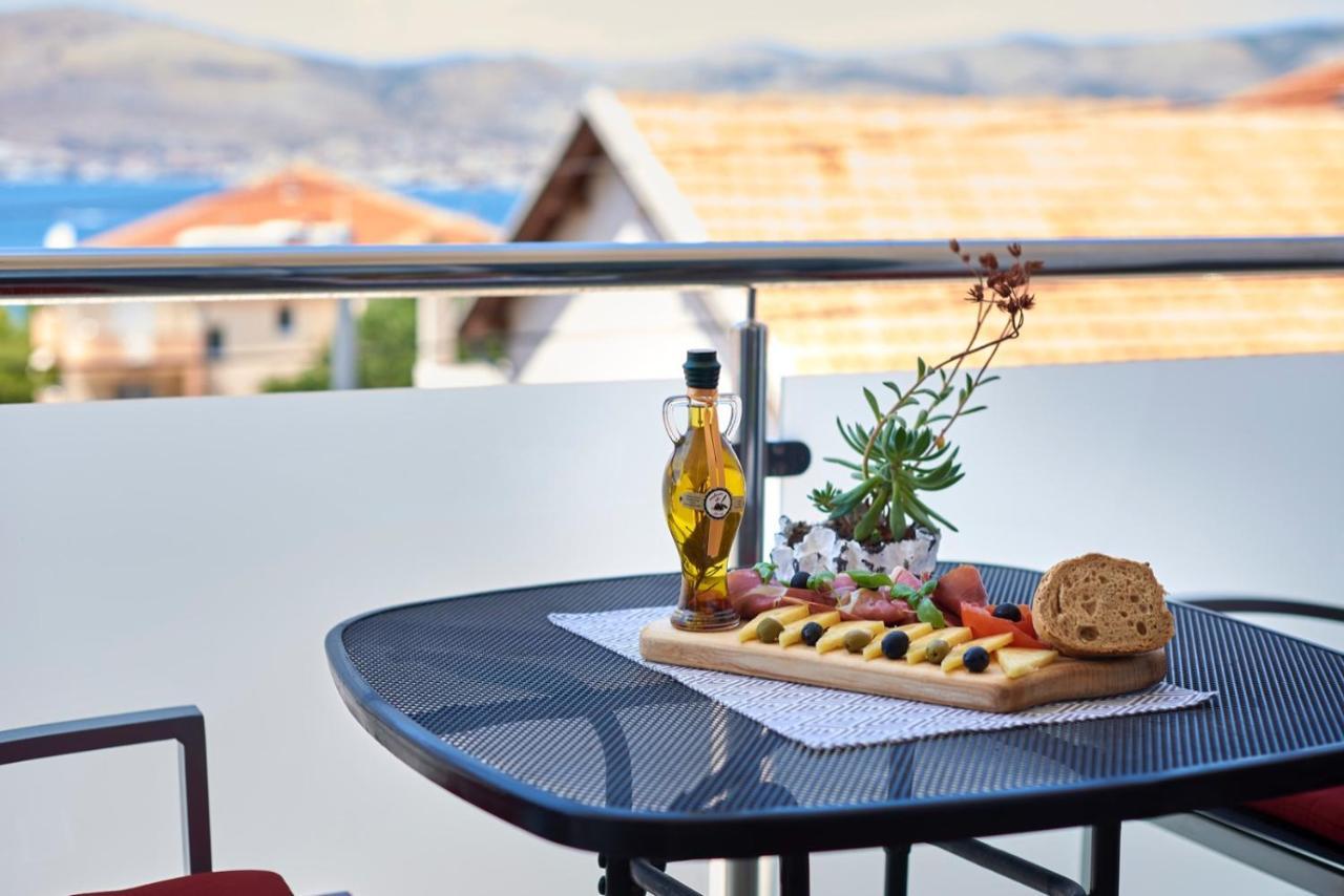 Apartments Marija Trogir Exteriör bild